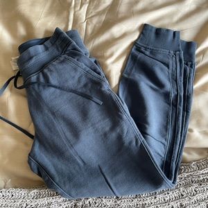 Lululemon Scuba High-Rise Jogger 26” inseam Size 4